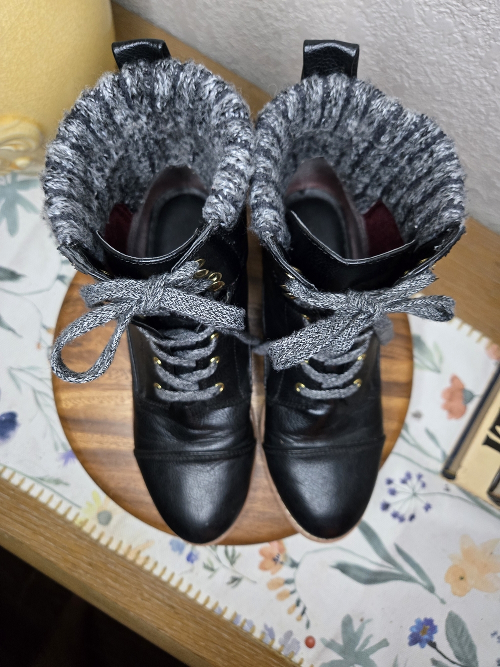Tommy Hilfiger Women’s Combat Ankle Boot Black Gray Knit Cuff Zip 9